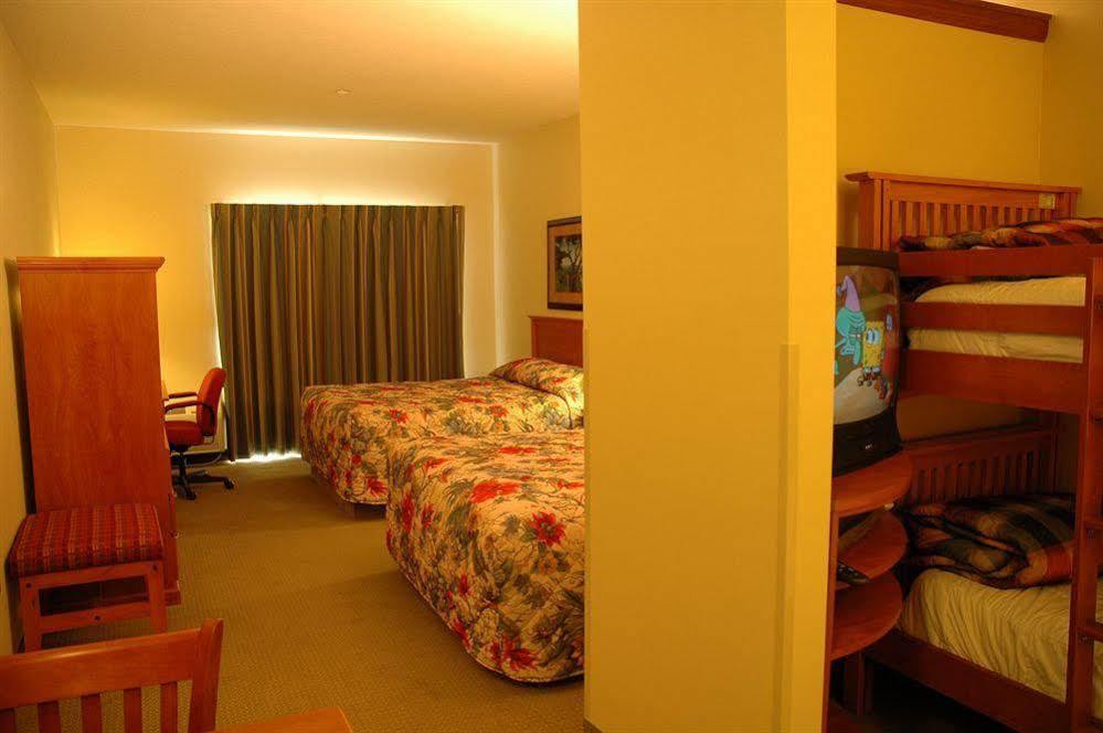 Hayden Triple Play Resort Hotel & Suites מראה חיצוני תמונה